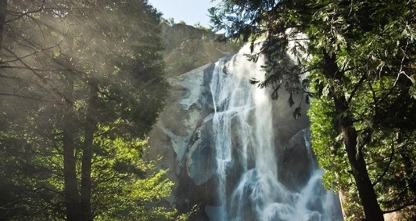 Grizzly Falls in Kings Canyon