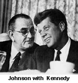 Lyndon Johnson met Kennedy in een onderonsje