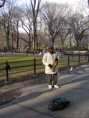 Saxofoonspeler in Central Park